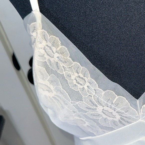 VINTAGE Vanity Fair Ivory Lace Full Slip Dress - Picture 6 of 9